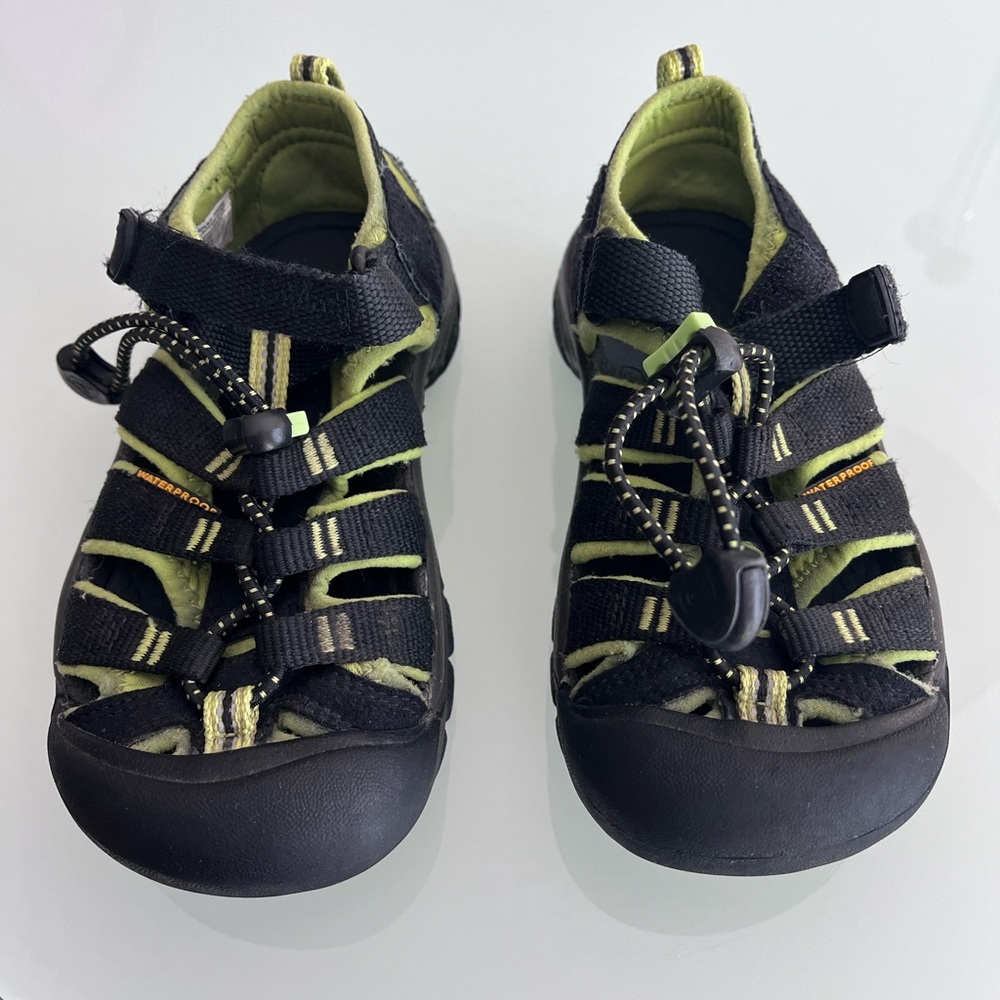 Keens. Kids, size 11
